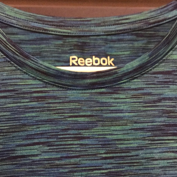 Women Reebok tshirt - Picture 2 of 5